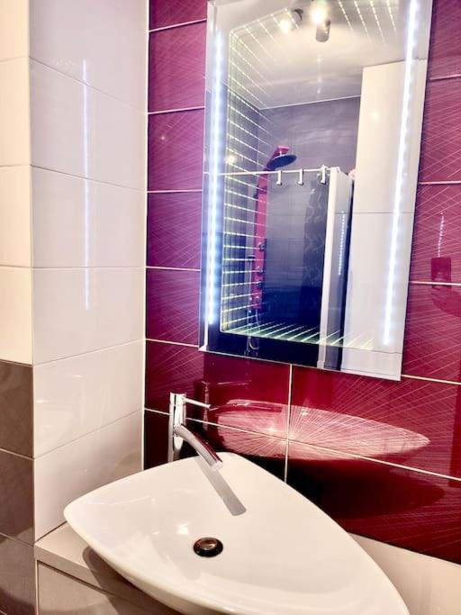 Nowoczesny Apartament Na Pradze Варшава Екстериор снимка